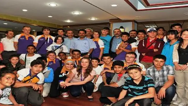 DASİDER'DEN TÜRKÇENİN ÇOCUKLARINA YEMEK