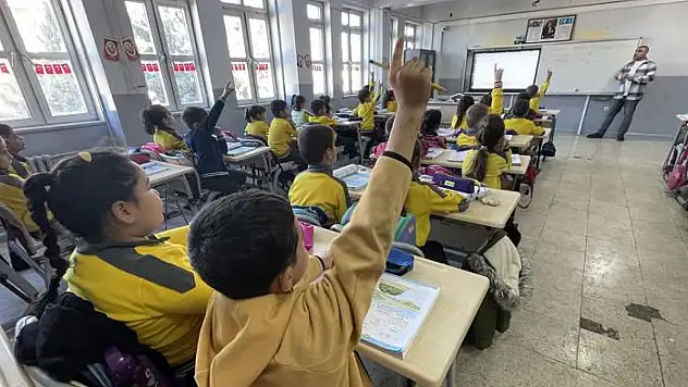 Deprem bölgesinde 5 ilde eğitime ara verildi