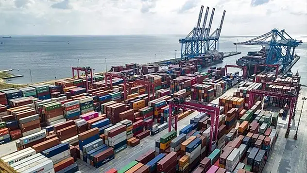 Dış ticaret açığı azaldı