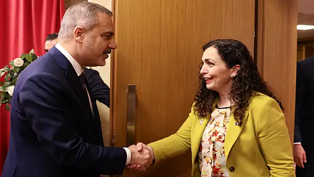 Dışişleri Bakanı Fidan, Kosova Cumhurbaşkanı Osmani-Sadriu ile görüştü