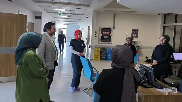 Doç. Dr. Sarıkaya ve Uçar'dan kadın hastalıkları servisine ziyaret