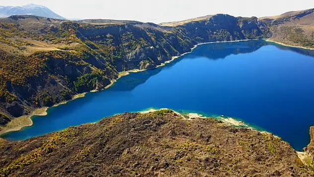 Doğanın saklı harikası Nemrut Krateri ziyaretçilerini mest ediyor