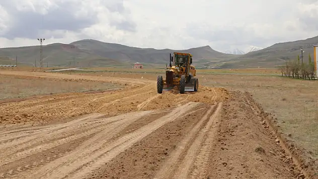 Doğanlar Mahallesi'nde yol çalışması