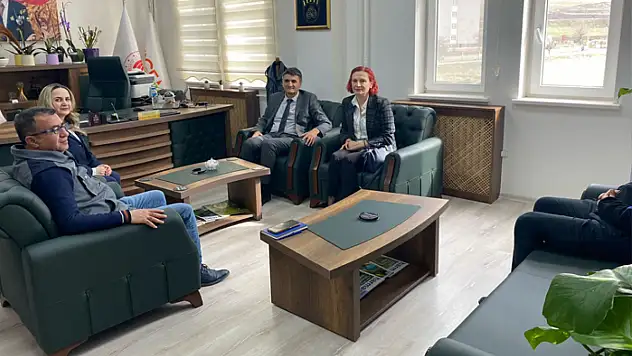 Dr. Turgay Şişman, Tarımsal Araştırma Enstitüsü'nü ziyaret etti