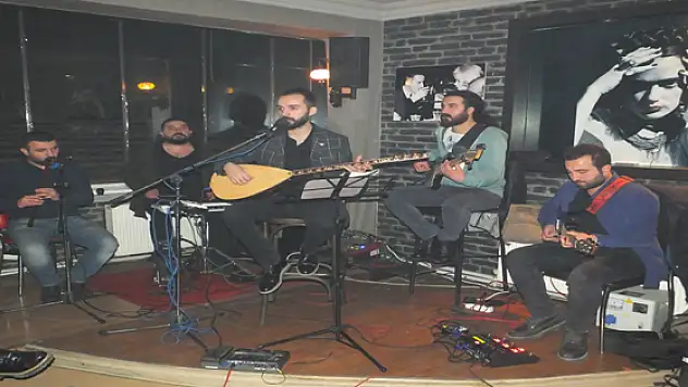 Türkücü Caner Gülsüm Türkü Severler ile Buluştu