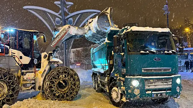 DSİ 17. Van Bölge Müdürlüğü'nden karla mücadele çalışmalarına destek