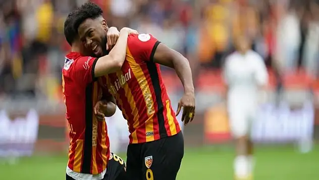 Duckens Nazon 6. golünü attı