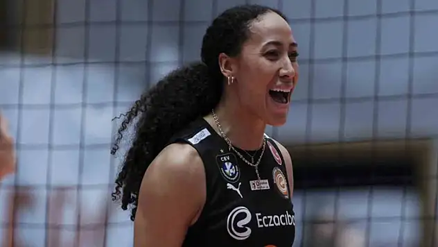 Eczacıbaşı Dynavit, 3 oyuncu ile sözleşme yeniledi