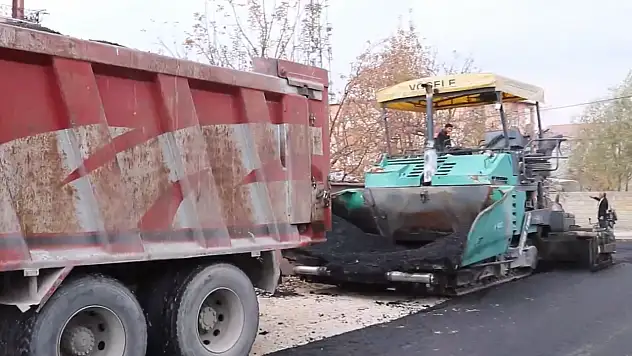 Edremit'te 12 kilometrelik asfalt çalışması