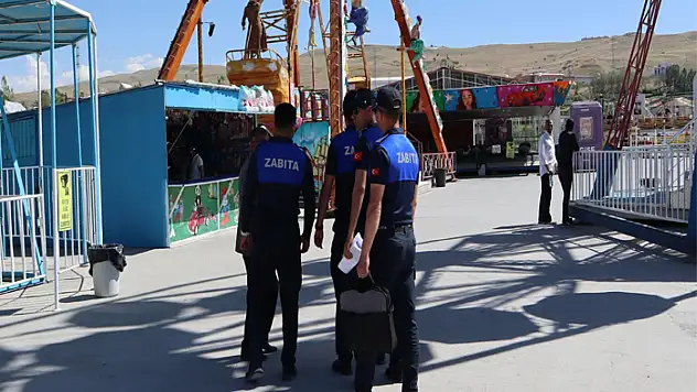 Edremit'te lunaparklar denetlendi