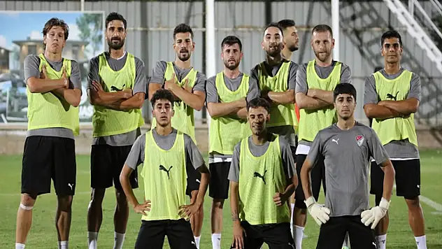 Elazığspor'da Erzurum kampı 29 futbolcu ile başladı