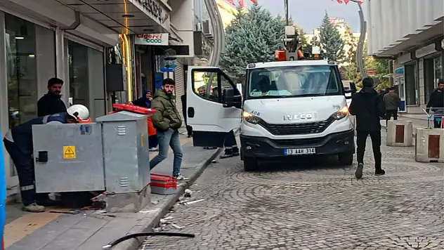 Elektrik trafosu arızası esnafı mağdur etti