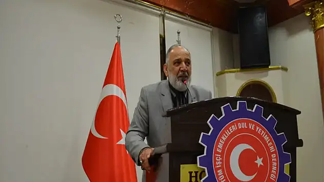 Emekliler bayram öncesi maaş istiyor