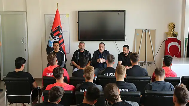 Emniyet Müdürü Mutlu'dan Vanspor'a ziyaret