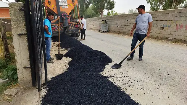 Erciş Belediyesi'nden asfalt çalışması