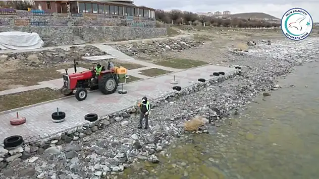 Erciş Belediyesi'nden ilaçlama çalışması