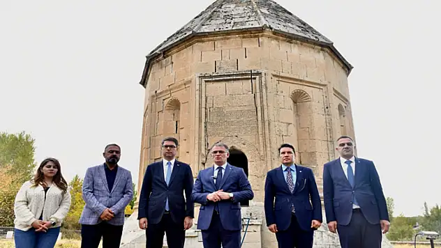 Erciş Kadem Paşa Kümbeti restore ediliyor