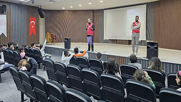 Erciş Kızılay Şubesi'nden Kızılay Haftası etkinliği