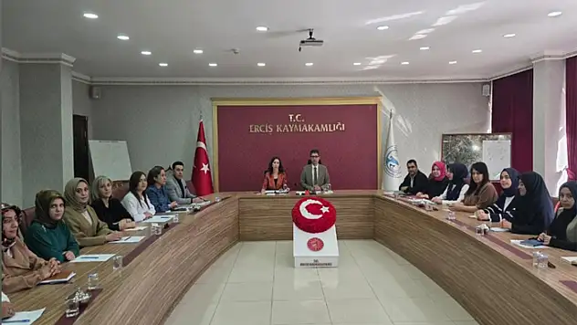 Erciş'te ADEM koordinatörleri ile toplantı