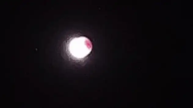 Erciş'te Kanlı Ay tutulması net şekilde görüntülendi
