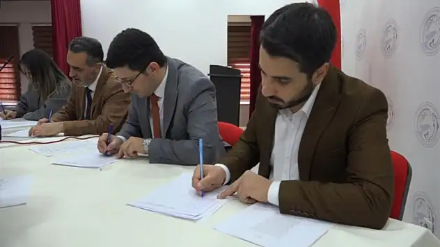 Erciş'te Mehmet Akif Ersoy konulu şiir yarışması düzenlendi