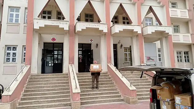 Erciş'te öğrenci ve ailelere anlamlı destek