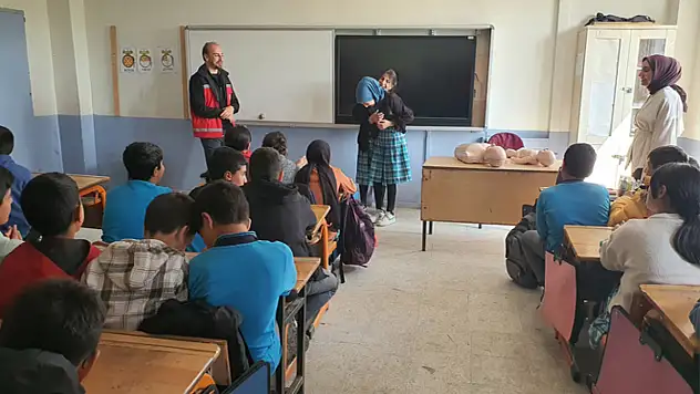 Erciş'te öğrencilere ilk yardım eğitimi
