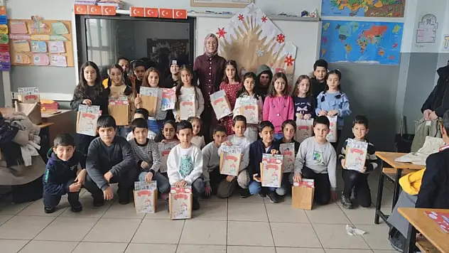 Erciş'te öğrencilerin karne sevinci