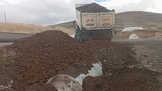 Erciş'te su tahliyesi çalışmaları devam ediyor