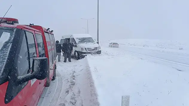 Erciş'te trafik kaza: 3 yaralı