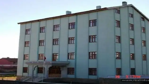 YYÜ'DE  EĞİTİM ÖĞRETİM ERTELENDİ