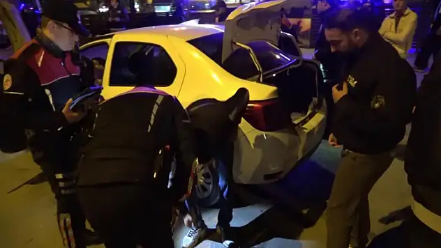 Erzurum'da 55 ekip ve 600 polisin katılımıyla uygulama yapıldı