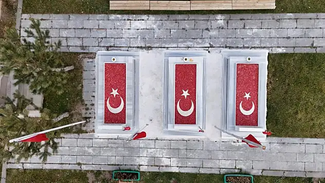 Erzurum Valiliği'nden şehitliklere anlamlı dokunuşlar