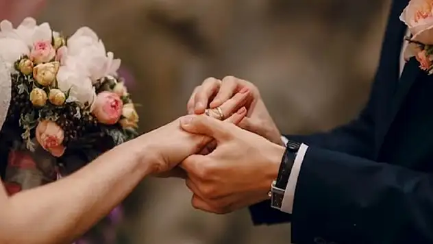 Evlenecek çiftlere destek