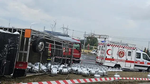 Faciadan dönüldü: Tüp kamyonu ile tır çarpıştı