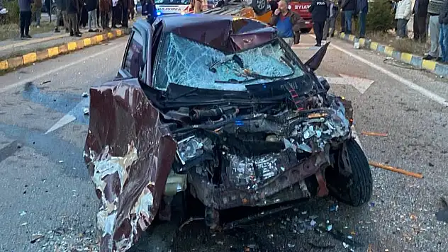 Feci Kaza! 1 ölü, 4 yaralı...