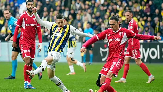 Fenerbahçe evinde 2 puan bıraktı