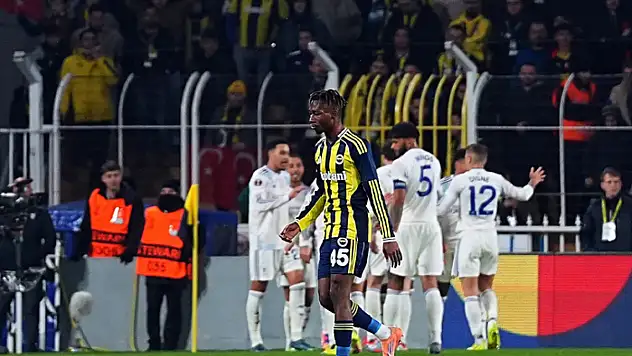Fenerbahçe Kadıköy'de yıkıldı
