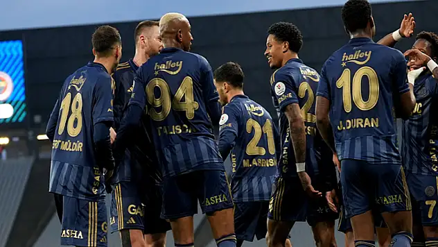 Fenerbahçe, ligde ilk yarıyı namağlup kapattı