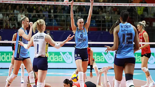 Fenerbahçe Opet, avantaj elde etti