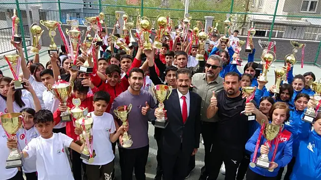 Fevzi Geyik Ortaokulu öğrencilerinden büyük başarı