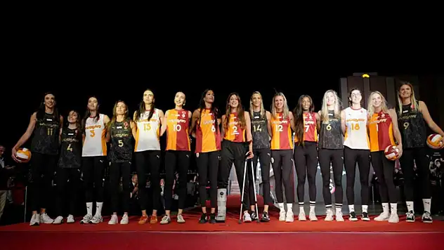 Galatasaray Adası'nda forma lansmanı gecesi