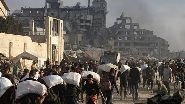 Gazze'de can kaybı 55 bin 998'e yükseldi