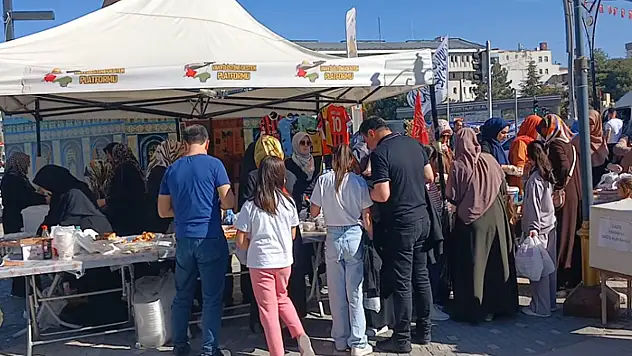 Van'da Gazze yararına kermes düzenlendi