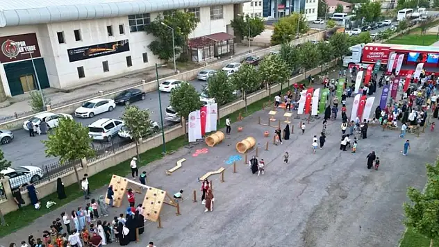Geleneksel Oyunlar Tırı Muş'ta çocuklarla buluştu