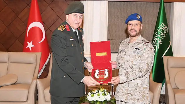 Genelkurmay Başkanı Gürak, Suudi mevkidaşı ile görüştü