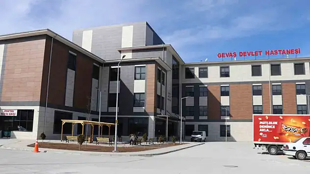 Gevaş Devlet Hastanesi cerrahi alet alıyor