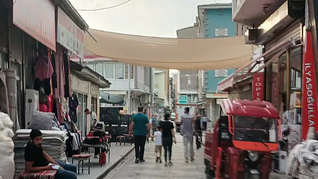 Gölgelik oluşturan brandalar kaldırılıyor