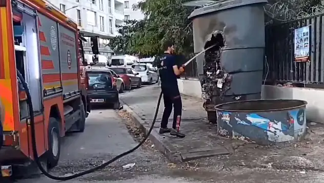 Gömme çöp konteyneri ateşe verildi