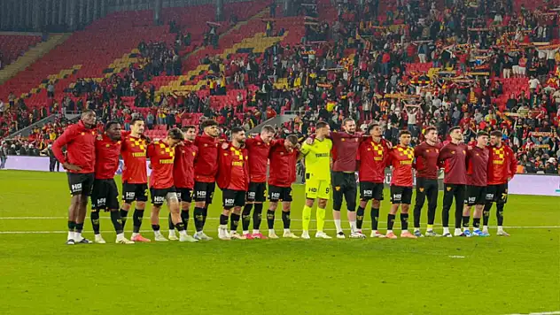 Göztepe, Adana Demirspor deplasmanında